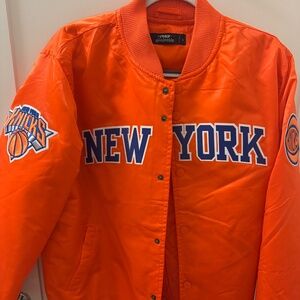 New York Knicks - Jacket -Size Large